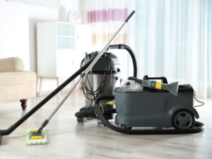 black shampooer - Vacuum Sales Wayne County, OH